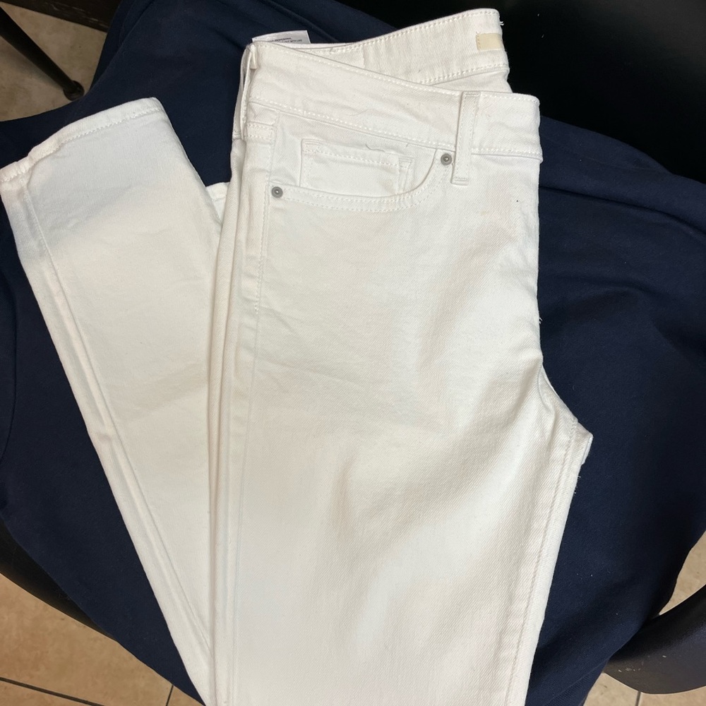 Levis